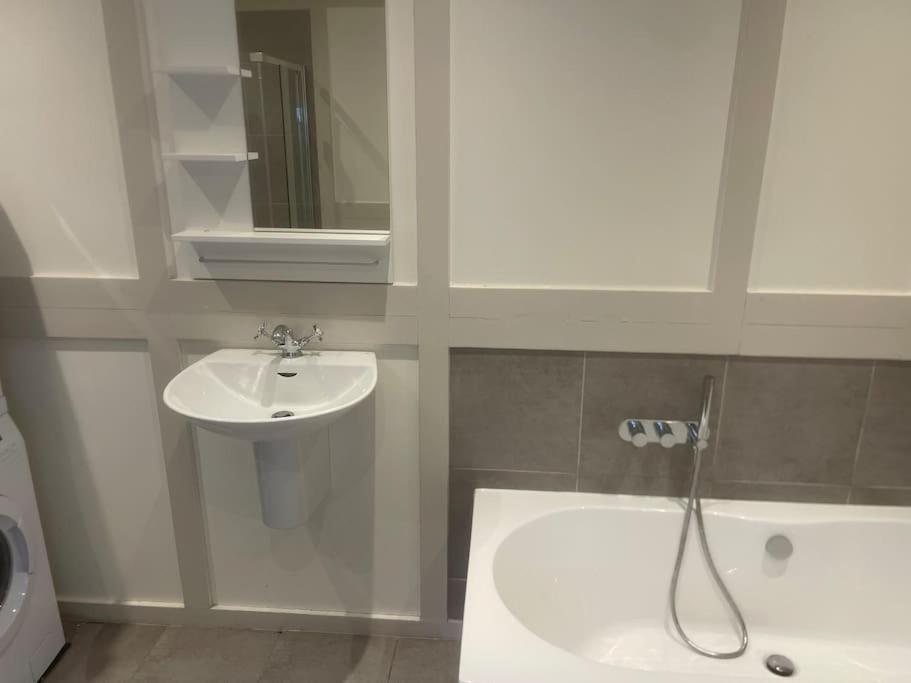 Spacious 2 Bedroom Apartment In The Heart Of Soho. London Luaran gambar