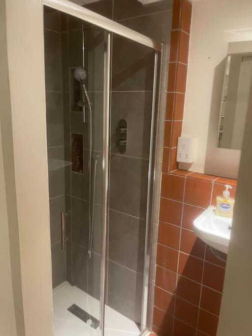 Spacious 2 Bedroom Apartment In The Heart Of Soho. London Luaran gambar